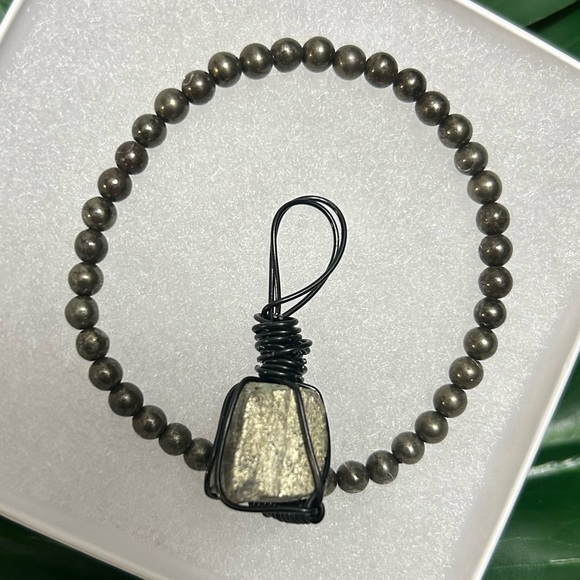 dainty PYRITE wire wrapped crystal pendant & bracelet set - Picture 4 of 6